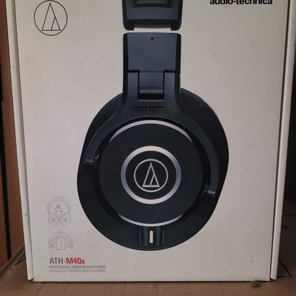 Audio-Technica ATH-M50x Professional Studio Monitor Headphones